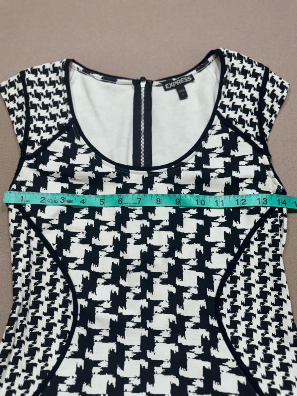 Express Black and White Houndstooth Bodycon Dress - Picture 4 of 6